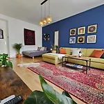 Stone Square Apartment *