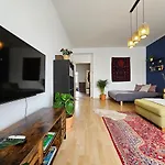Apartment Stone Square