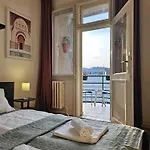 Stone Square * براتسيلافا