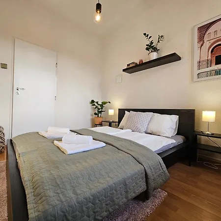 Stone Square شقة براتسيلافا